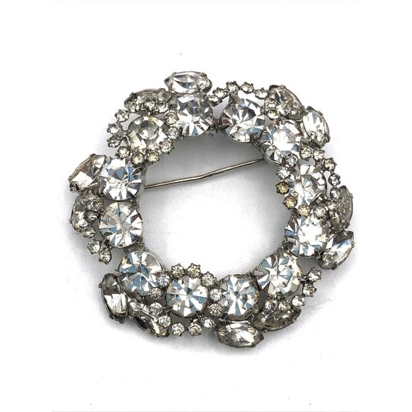 Vintage WEISS Brooch Silvertone Rhodium Rhinestones Wreath Brooch - Picture 3 of 11